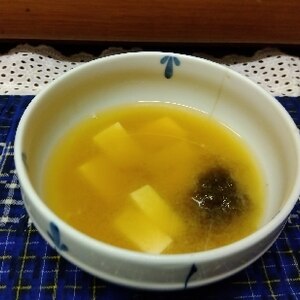 椎茸と豆腐とろろ昆布入りおみそ汁